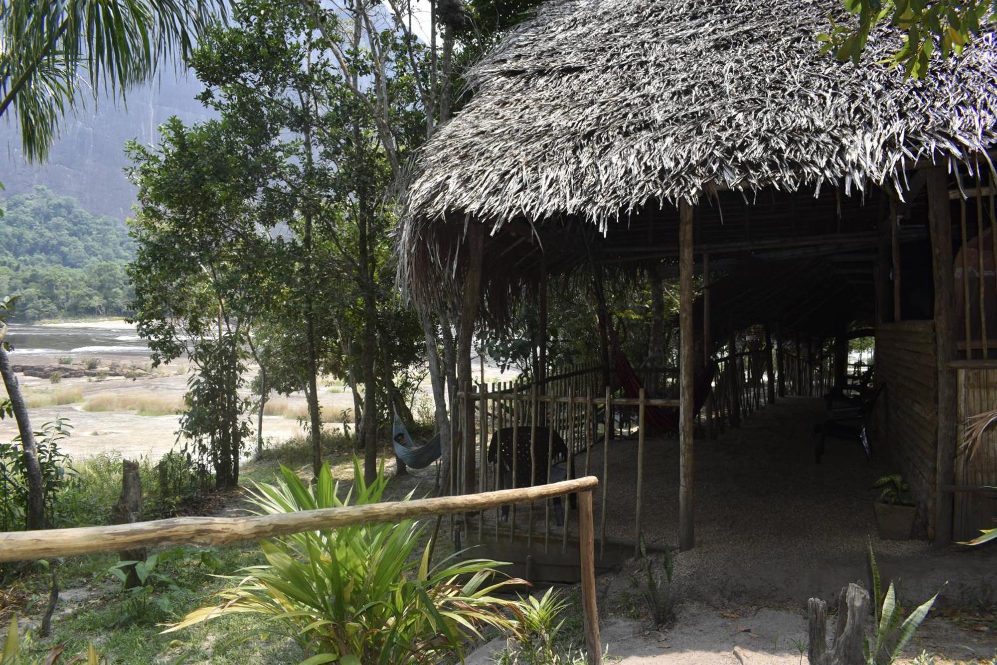 Toninas Hotel Inírida Exterior foto